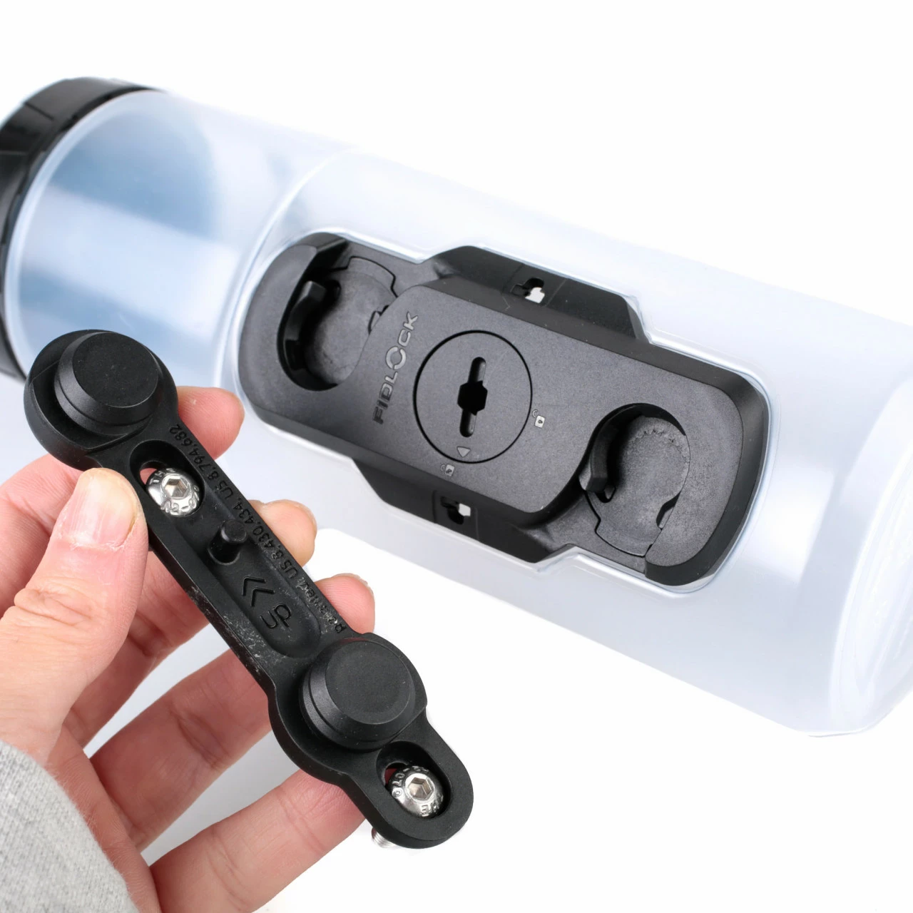 Fidlock TWIST Clear (transparent) Trinkflasche + Flaschenhalter 2er Set (Neue Version, Ohne Gravity 4 Fidlock TWIST Clear (transparent) Trinkflasche + Flaschenhalter 2er Set (Neue Version, Ohne Gravity – Bild 2